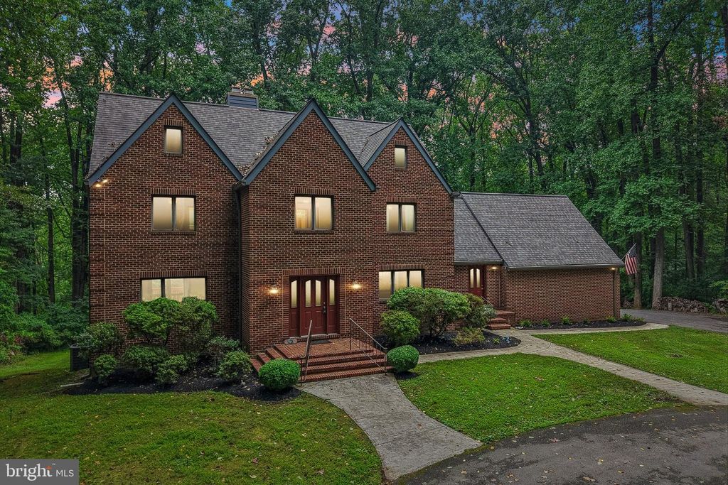 7012 WELLINGTON DR, Marriottsville, MD 21104