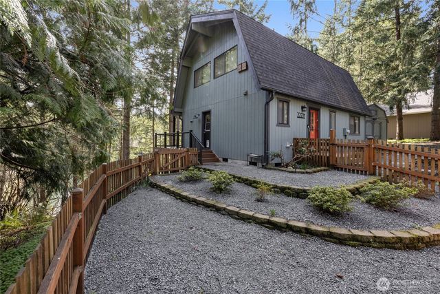 22221 N Clear Lake Boulevard SE, Yelm, WA 98597