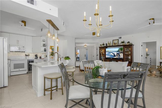 133 Vintage Bay DR # 14, Marco Island, FL 34145