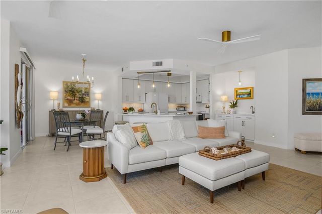 133 Vintage Bay DR # 14, Marco Island, FL 34145