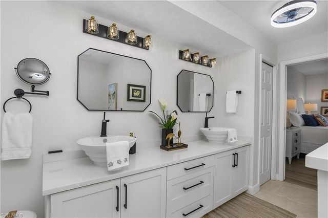 133 Vintage Bay DR # 14, Marco Island, FL 34145