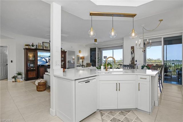 133 Vintage Bay DR # 14, Marco Island, FL 34145