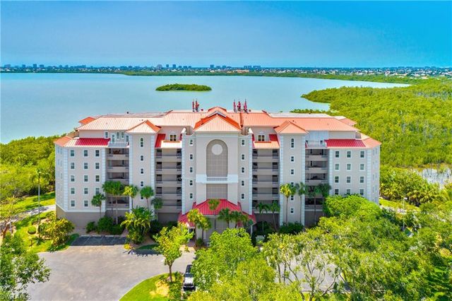 133 Vintage Bay DR # 14, Marco Island, FL 34145