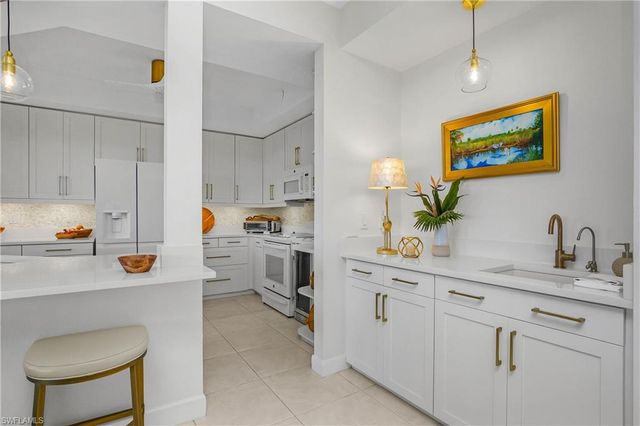 133 Vintage Bay DR # 14, Marco Island, FL 34145