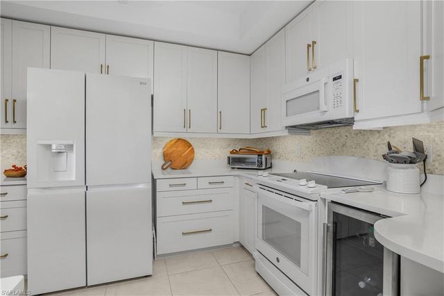 133 Vintage Bay DR # 14, Marco Island, FL 34145