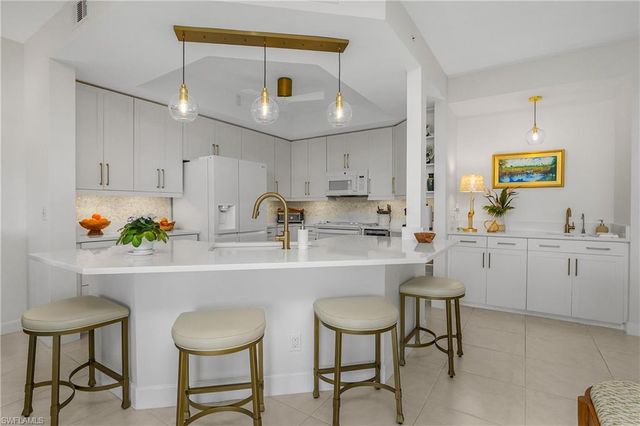 133 Vintage Bay DR # 14, Marco Island, FL 34145