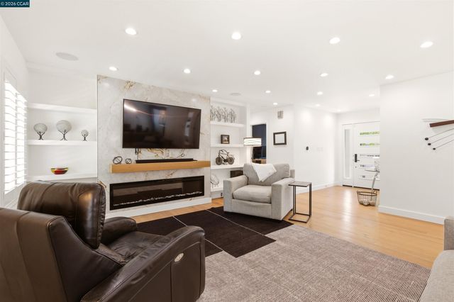 3298 Gloria Ter, Lafayette, CA 94549