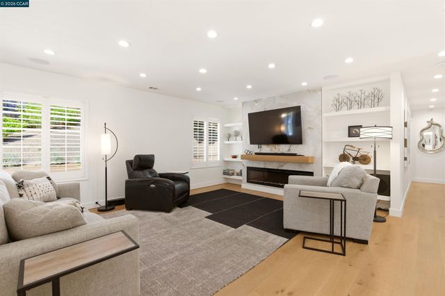 3298 Gloria Ter, Lafayette, CA 94549