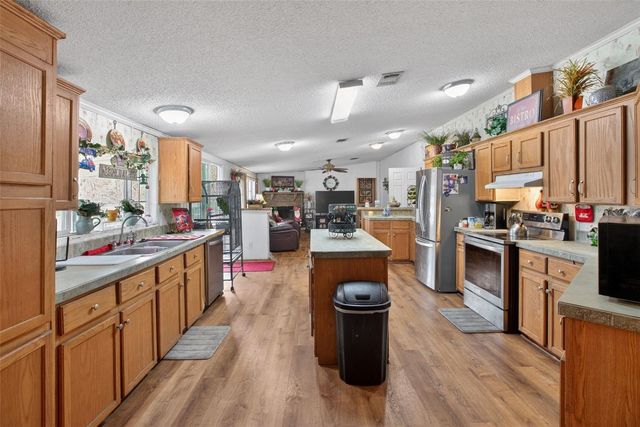 41901 PINE VALLEY DRIVE, Paisley, FL 32767