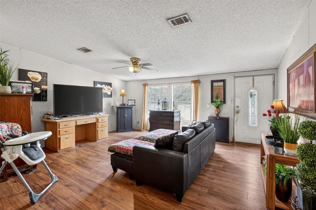 41901 PINE VALLEY DRIVE, Paisley, FL 32767