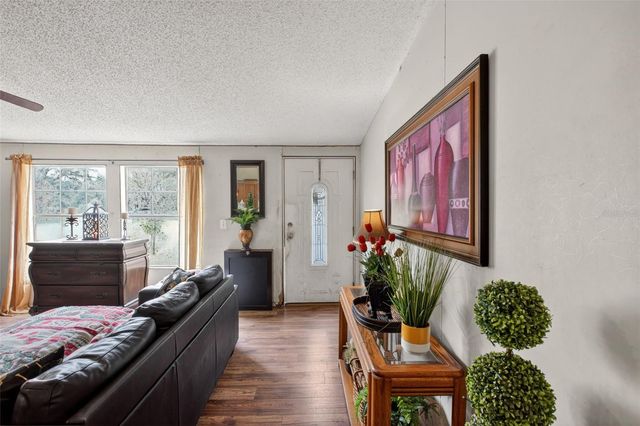 41901 PINE VALLEY DRIVE, Paisley, FL 32767