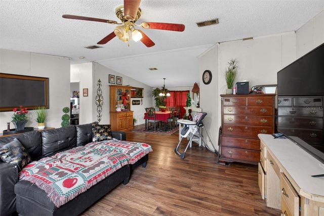 41901 PINE VALLEY DRIVE, Paisley, FL 32767