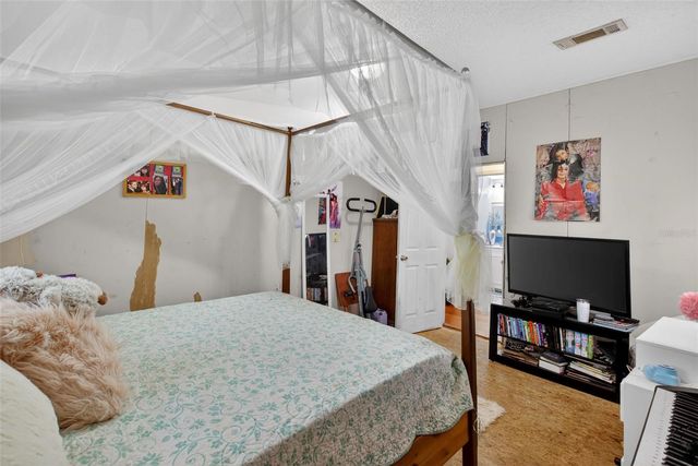 41901 PINE VALLEY DRIVE, Paisley, FL 32767