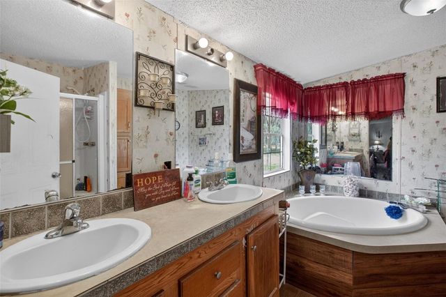 41901 PINE VALLEY DRIVE, Paisley, FL 32767