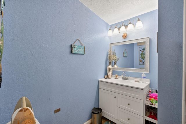 41901 PINE VALLEY DRIVE, Paisley, FL 32767