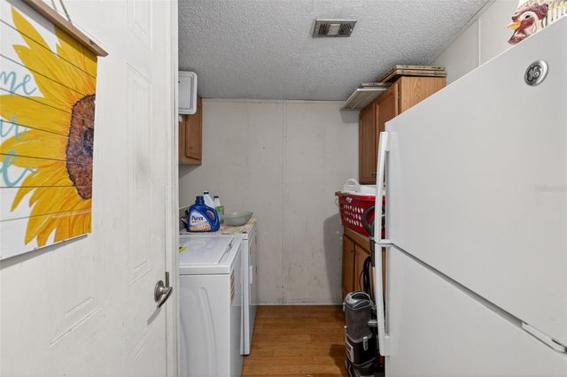 41901 PINE VALLEY DRIVE, Paisley, FL 32767