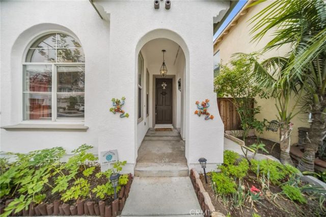 18 Radiance Lane, Rancho Santa Margarita, CA 92688