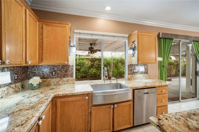 18 Radiance Lane, Rancho Santa Margarita, CA 92688