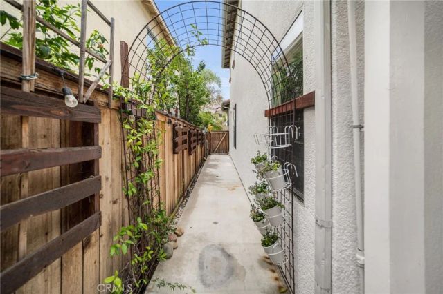 18 Radiance Lane, Rancho Santa Margarita, CA 92688