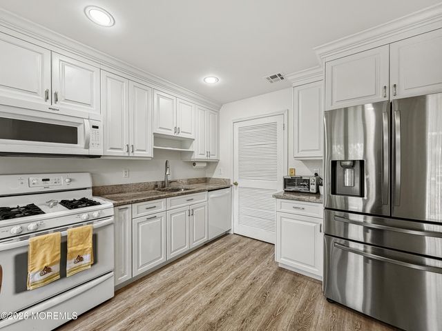 254 Plum Drive, Marlboro, NJ 07746