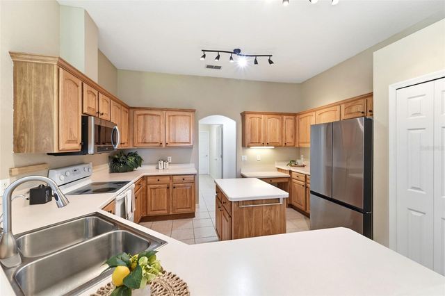2111 SUN VALLEY LANE, Deland, FL 32720