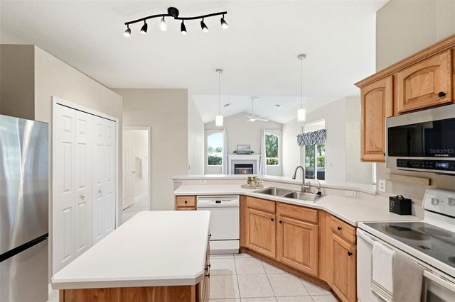 2111 SUN VALLEY LANE, Deland, FL 32720