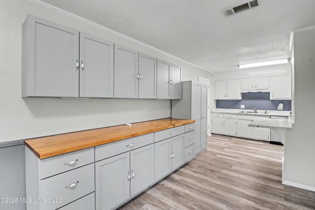 15420 Anderson Drive, Biloxi, MS 39532
