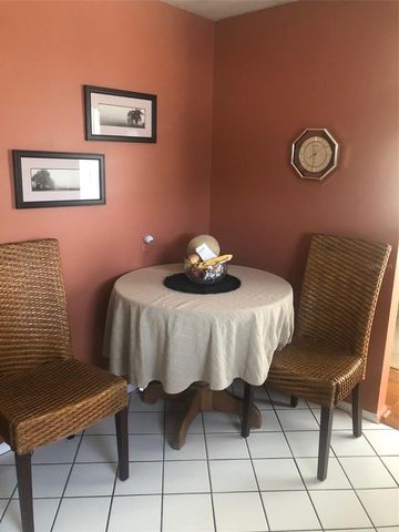 221 CEDARWOOD CIRCLE 221, Seminole, FL 33777
