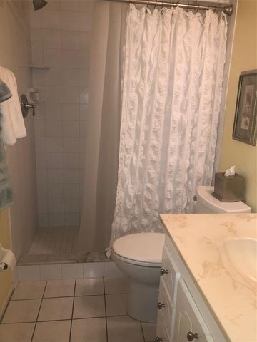 221 CEDARWOOD CIRCLE 221, Seminole, FL 33777