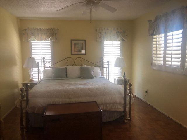 221 CEDARWOOD CIRCLE 221, Seminole, FL 33777