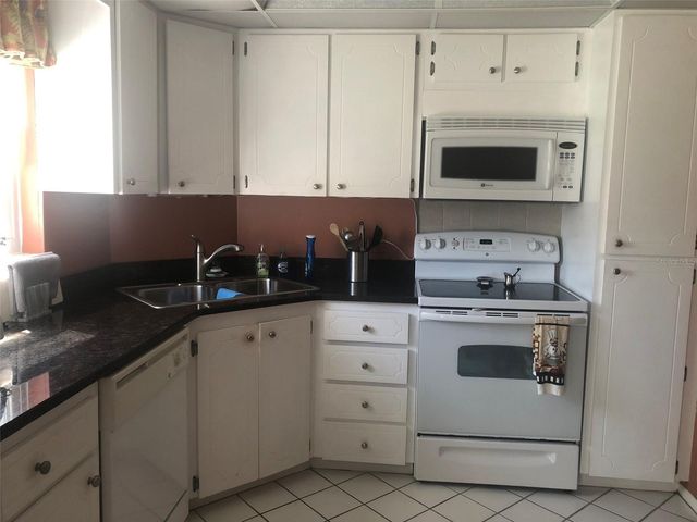221 CEDARWOOD CIRCLE 221, Seminole, FL 33777