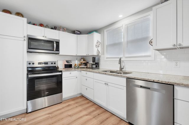 200 Pennsylvania Ave, Etowah, TN 37331