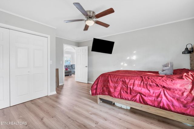 200 Pennsylvania Ave, Etowah, TN 37331