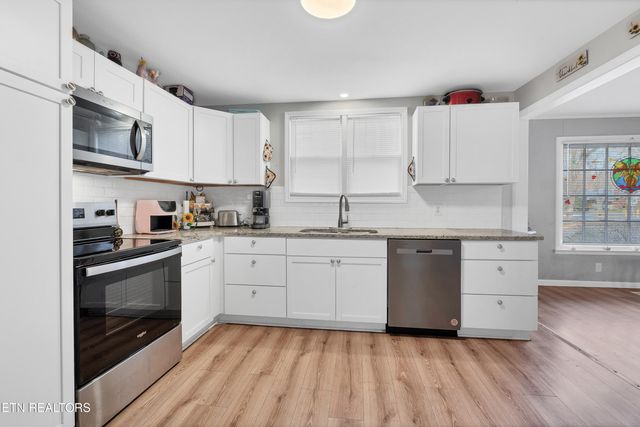 200 Pennsylvania Ave, Etowah, TN 37331