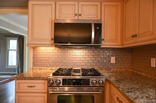 4427 Cahill Drive, Troy, MI 48098