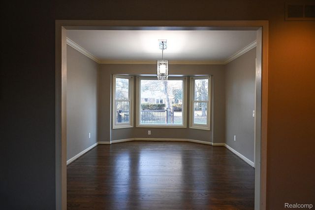 4427 Cahill Drive, Troy, MI 48098