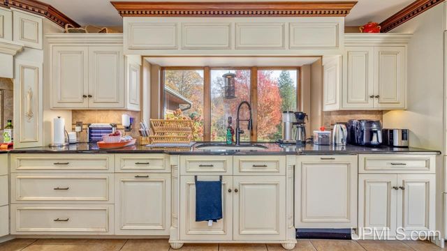 N3575 Williams Drive, Iron Mountain, MI 49801