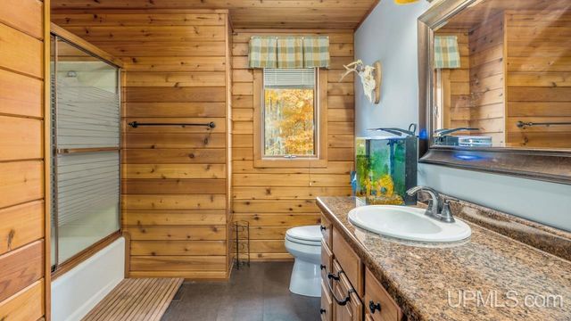 N3575 Williams Drive, Iron Mountain, MI 49801