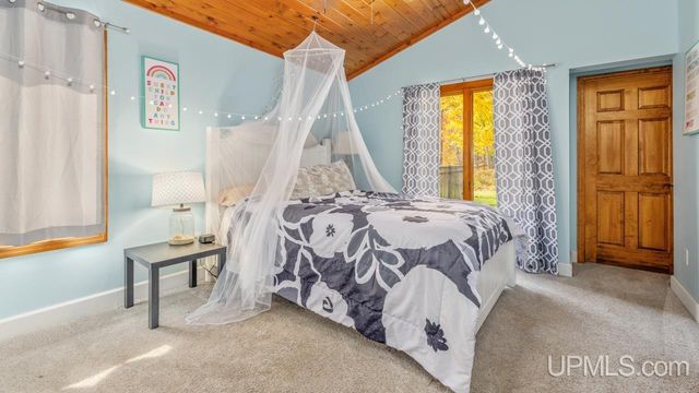 N3575 Williams Drive, Iron Mountain, MI 49801