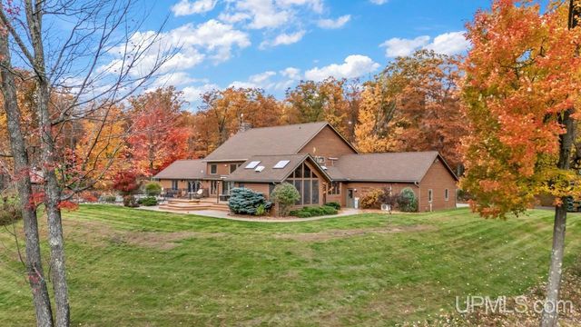 N3575 Williams Drive, Iron Mountain, MI 49801