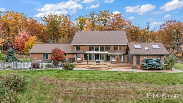 N3575 Williams Drive, Iron Mountain, MI 49801