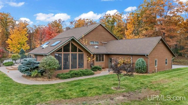 N3575 Williams Drive, Iron Mountain, MI 49801