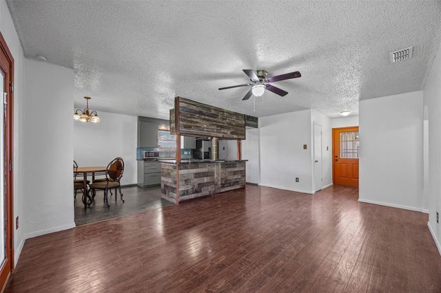 514 Yucca DR, Round Rock, TX 78681