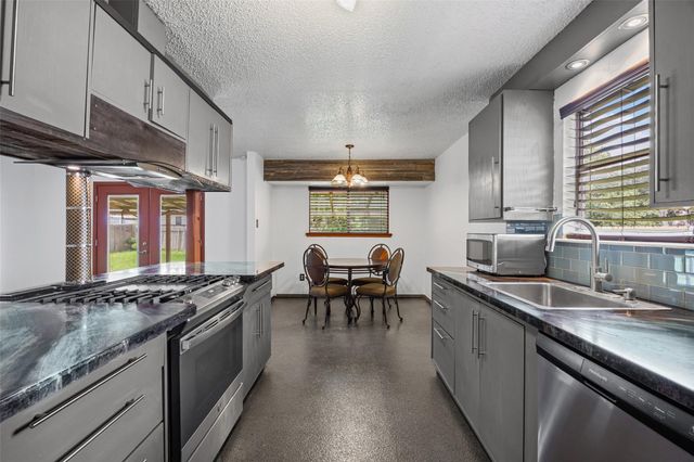 514 Yucca DR, Round Rock, TX 78681