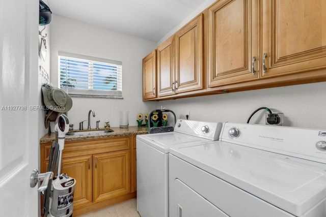 11 Center Ln, Key Largo, FL 33037