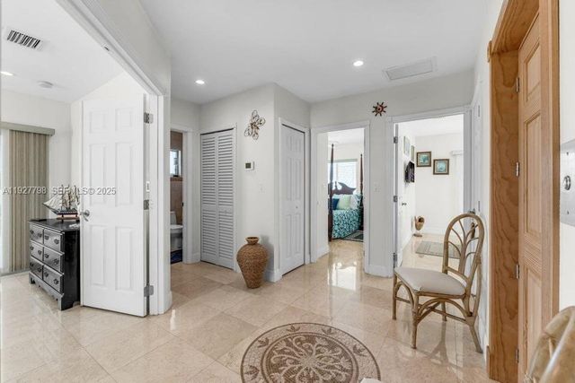 11 Center Ln, Key Largo, FL 33037