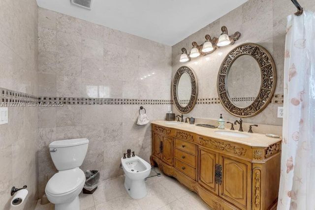 11 Center Ln, Key Largo, FL 33037