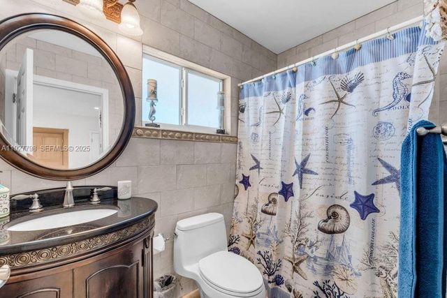 11 Center Ln, Key Largo, FL 33037