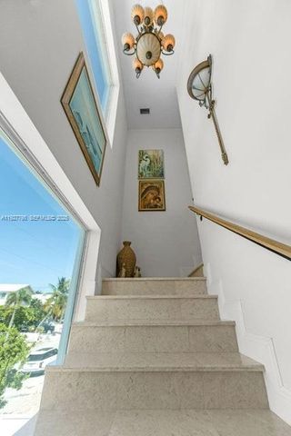 11 Center Ln, Key Largo, FL 33037