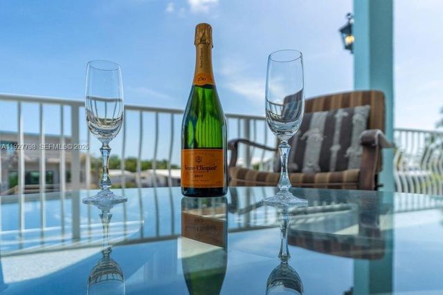 11 Center Ln, Key Largo, FL 33037